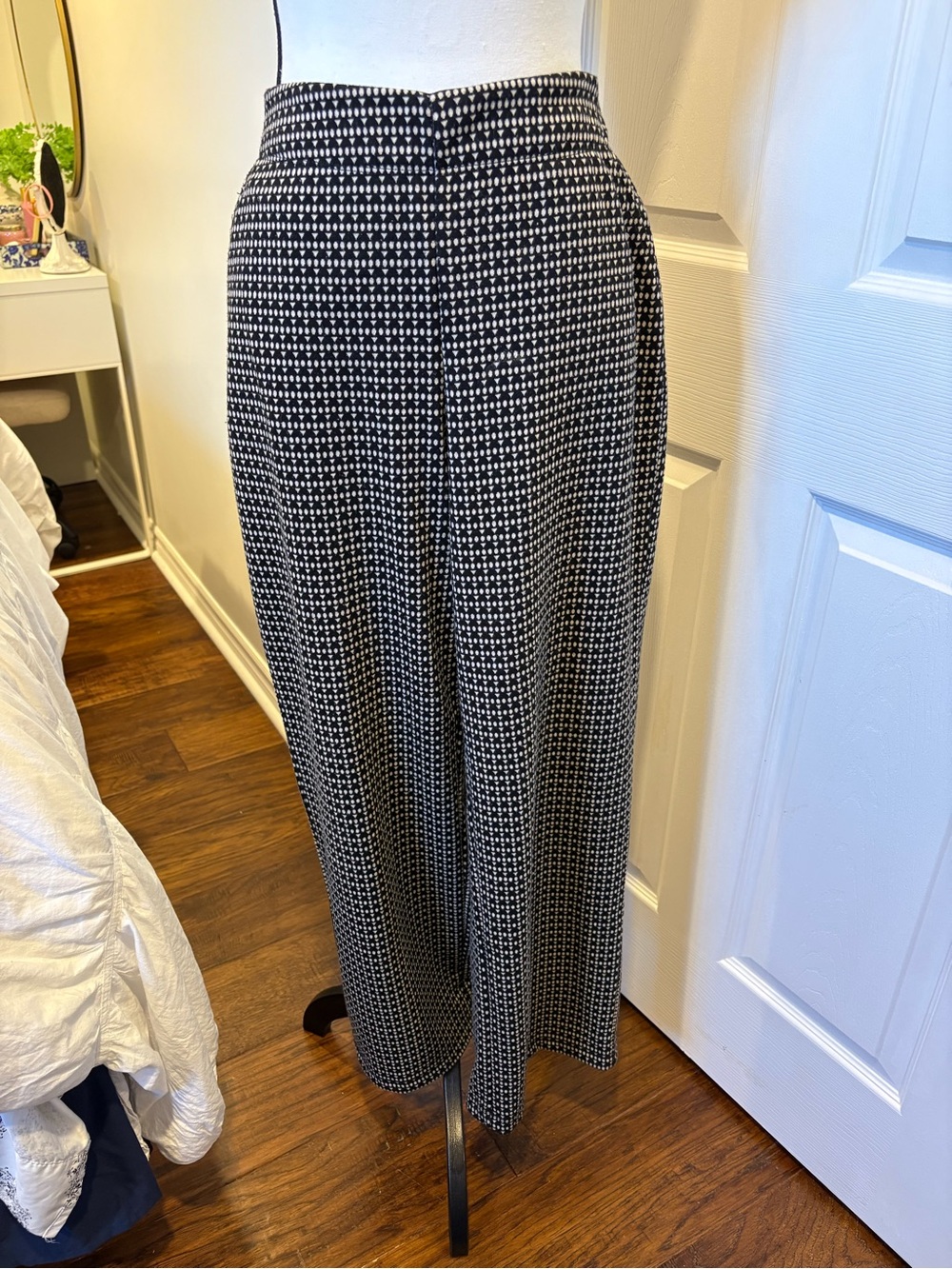 Max Studio London Black & White Knit Wide Leg Pull-On Pants Medium